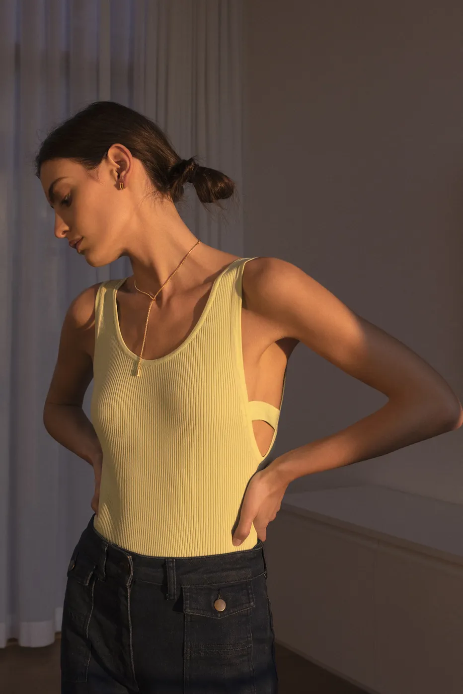 Aria pendant on model